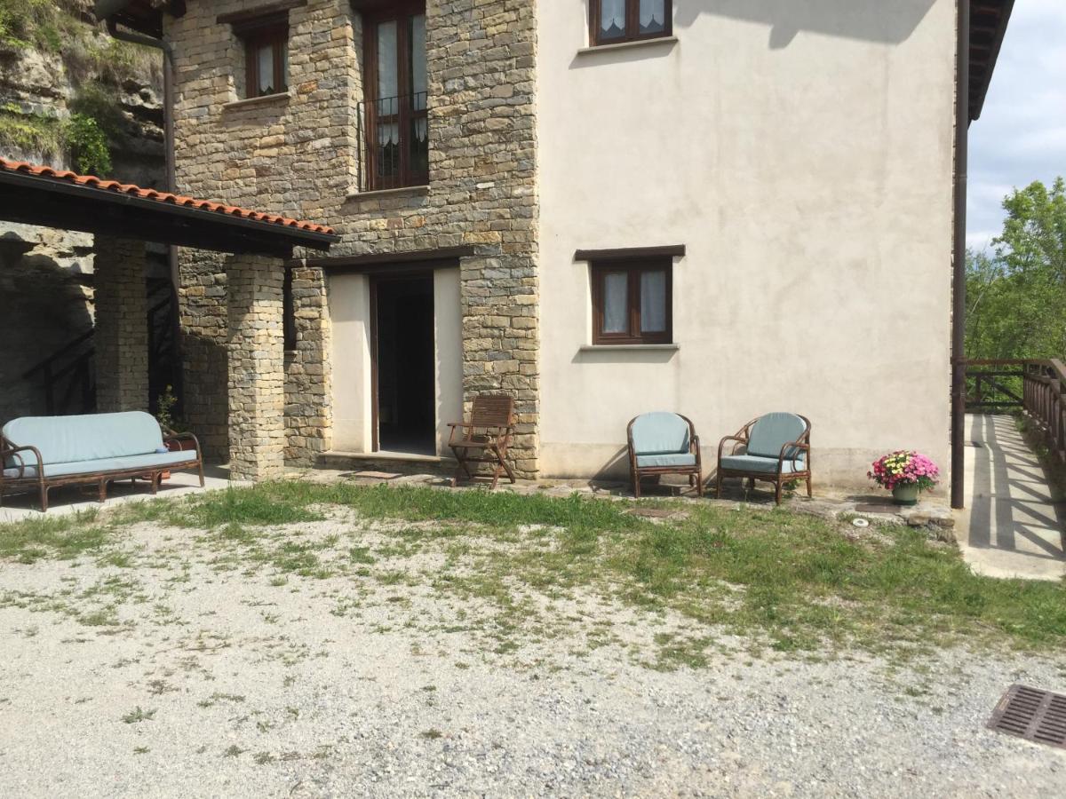 Residenza Cima Le Vigne Acomodação com café da manhã Millesimo Exterior foto