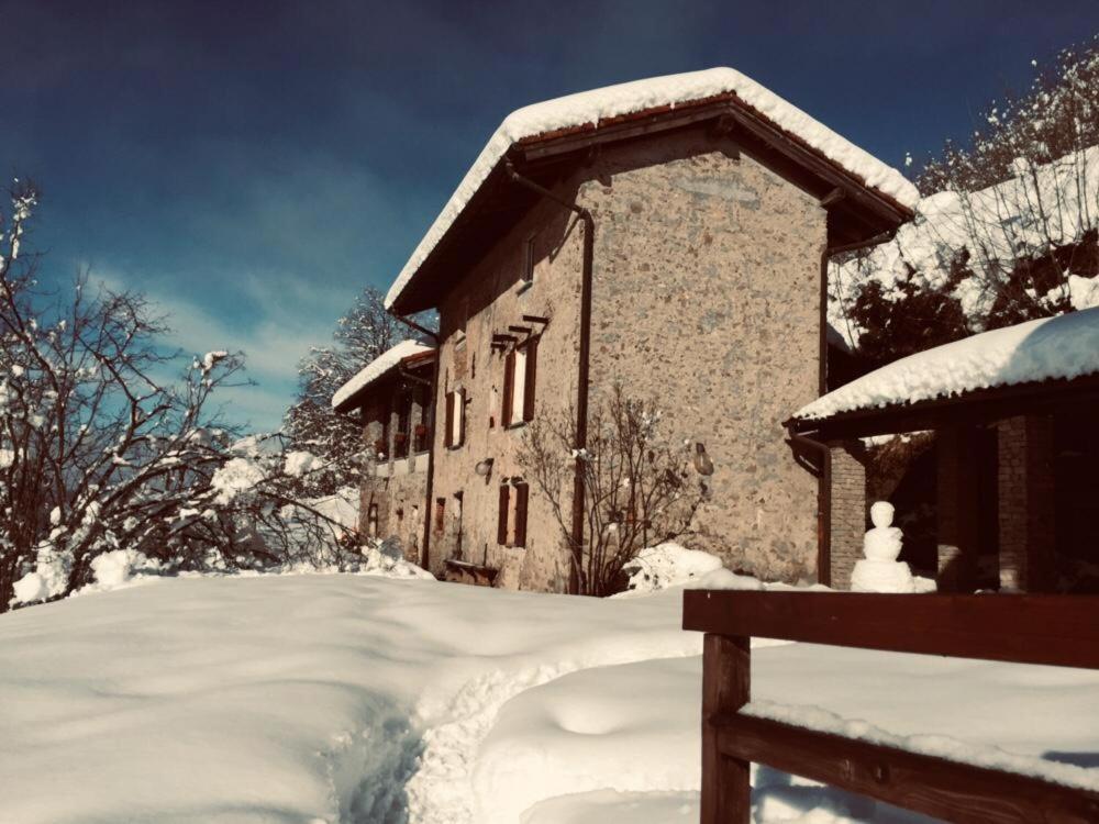 Residenza Cima Le Vigne Acomodação com café da manhã Millesimo Exterior foto